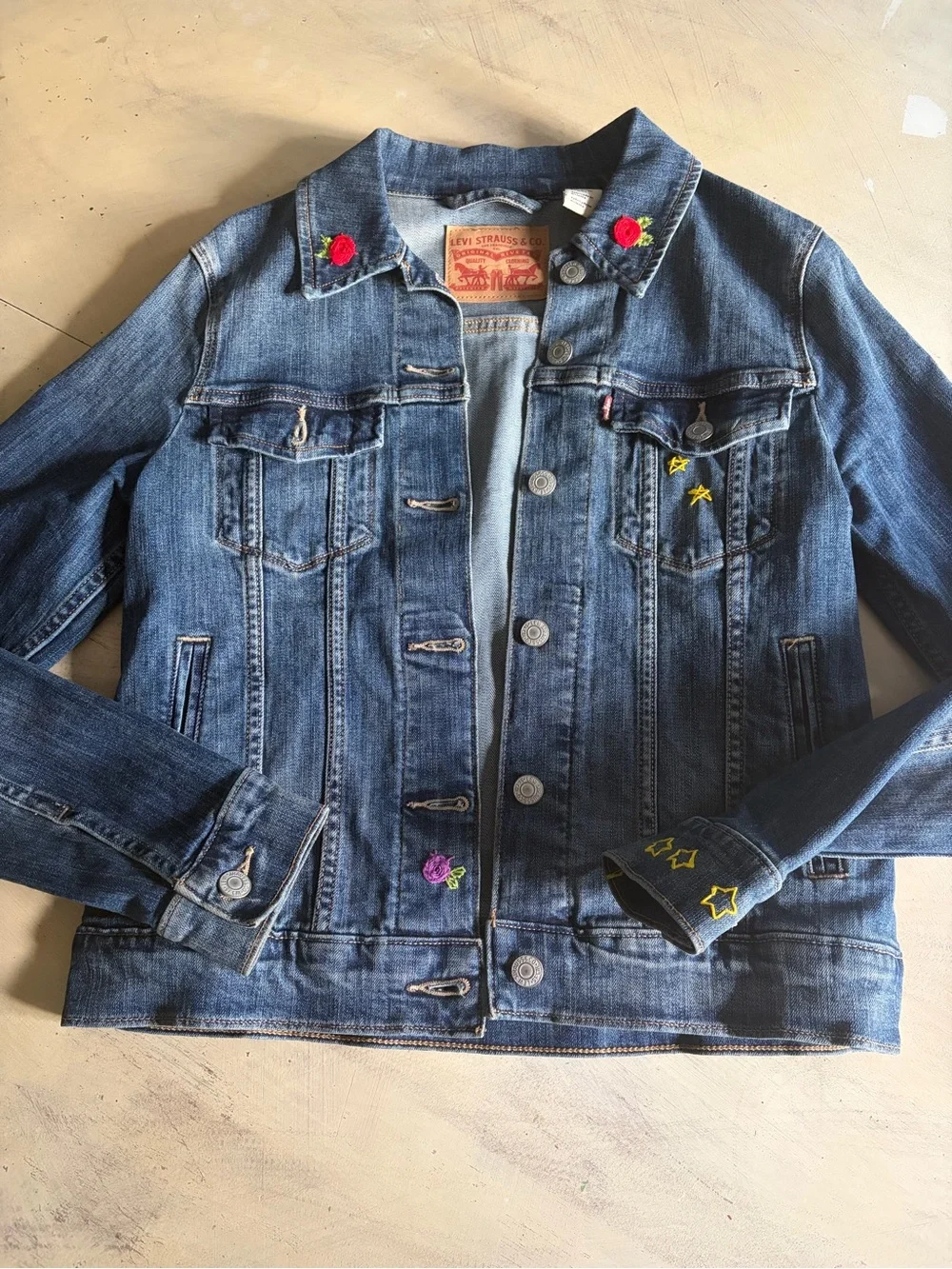 Levi’s Denim Trucker Jacket With Custom Embroidery Women’s Size Small